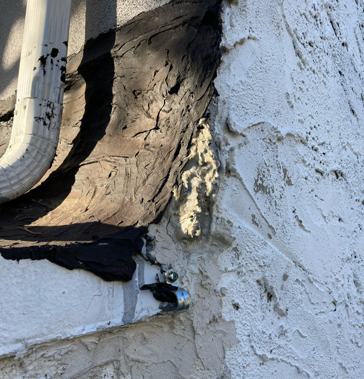 Roof with seal to prevent leak
