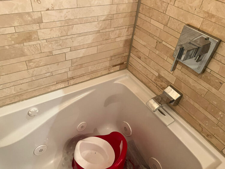 Image of bath tub with fixed leak